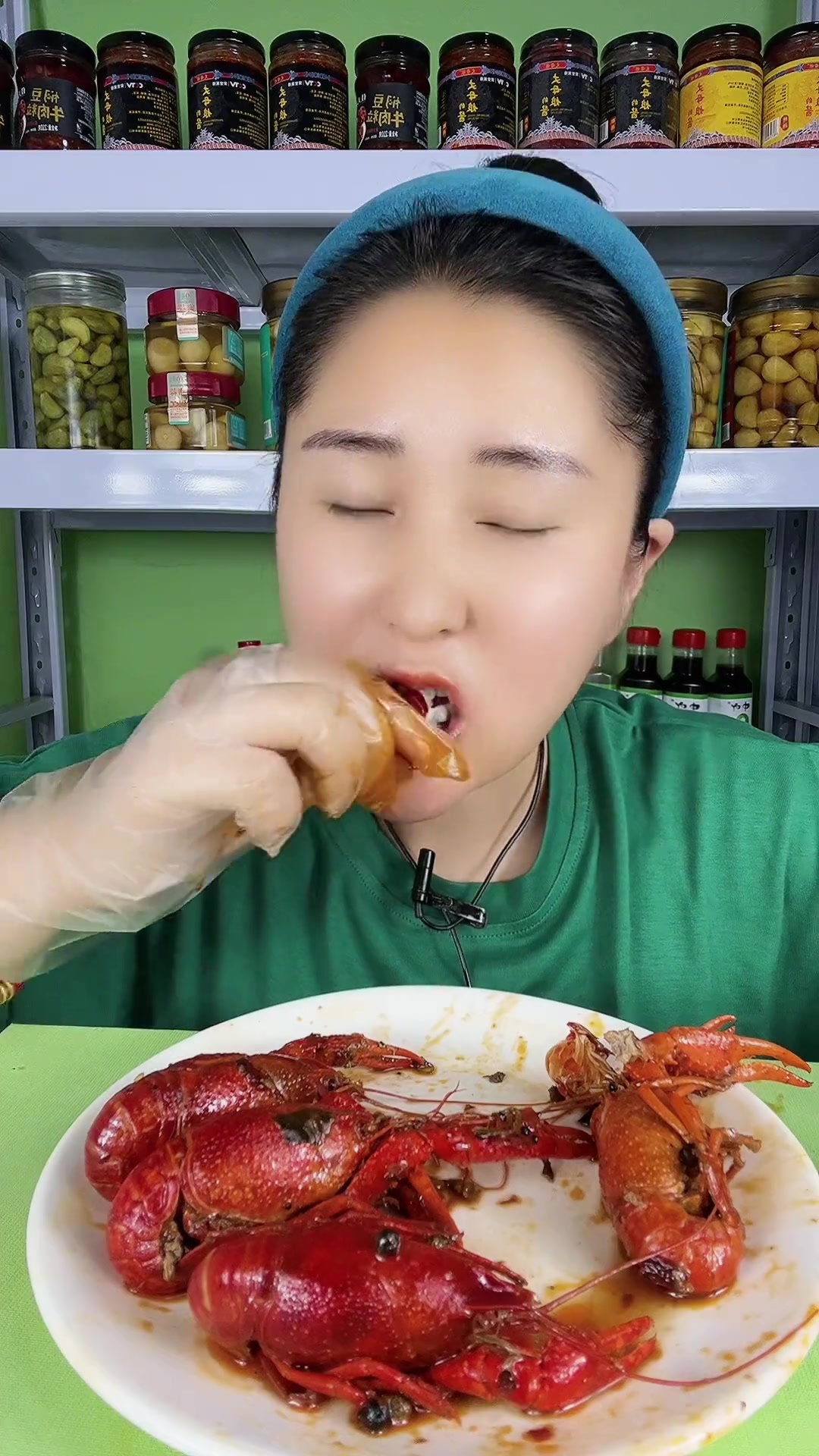 麻辣小龙虾，鲜香麻辣，美味诱人！