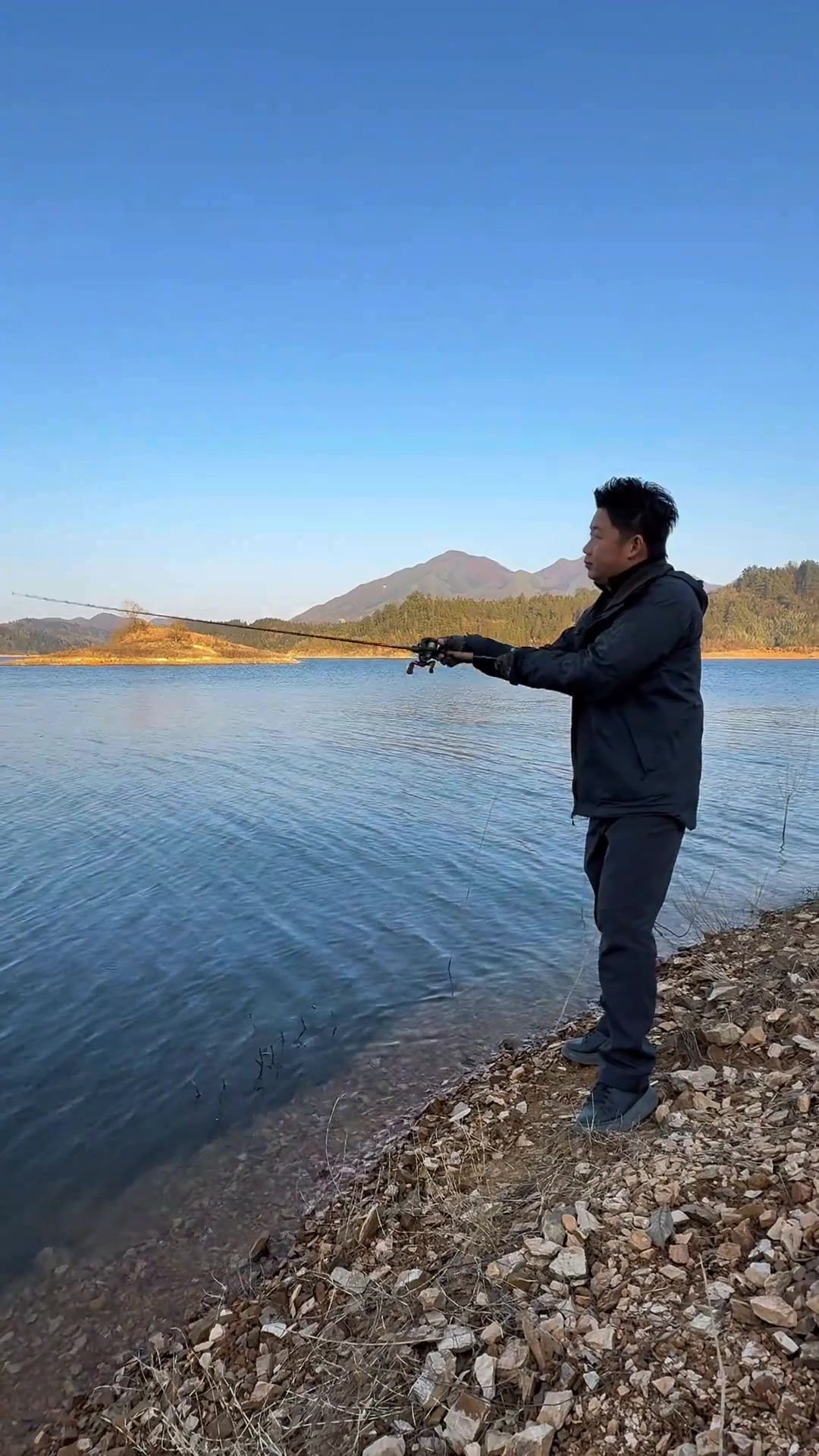 冬季路亚飘铅钓翘嘴，这些控饵手法你掌握了吗？