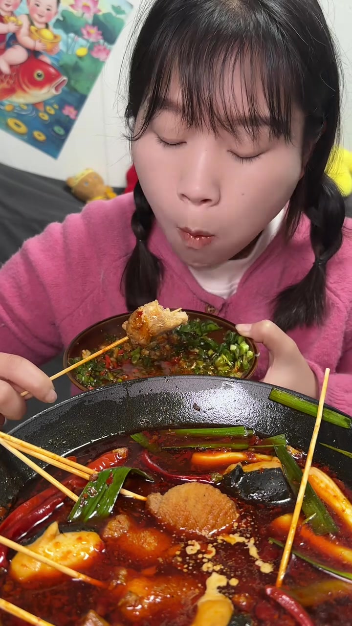 吃几个很火的火锅食材 是不是火锅店不常见视频常见的食物