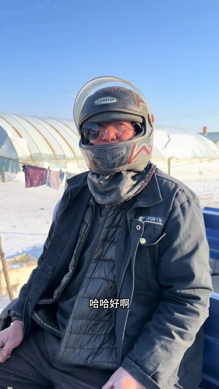小笨鸡炖元蘑,胖小今天秃噜个大公鸡做的小鸡炖元蘑又放点榛蘑肉透滴滑溜滴没治了