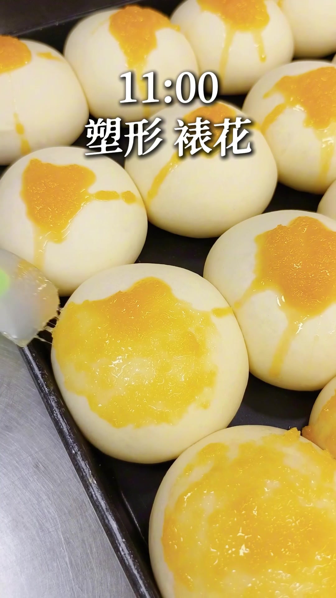 贵阳,面包店老板营业的一天