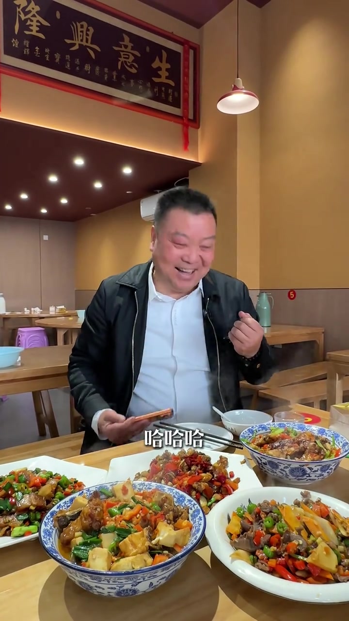 老曹的干饭魂，江西小炒的烟火气，苏州