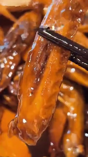 藏身城中村的韶关私房菜，做着不少广州不太常见的农家菜，鸭五件是招牌
