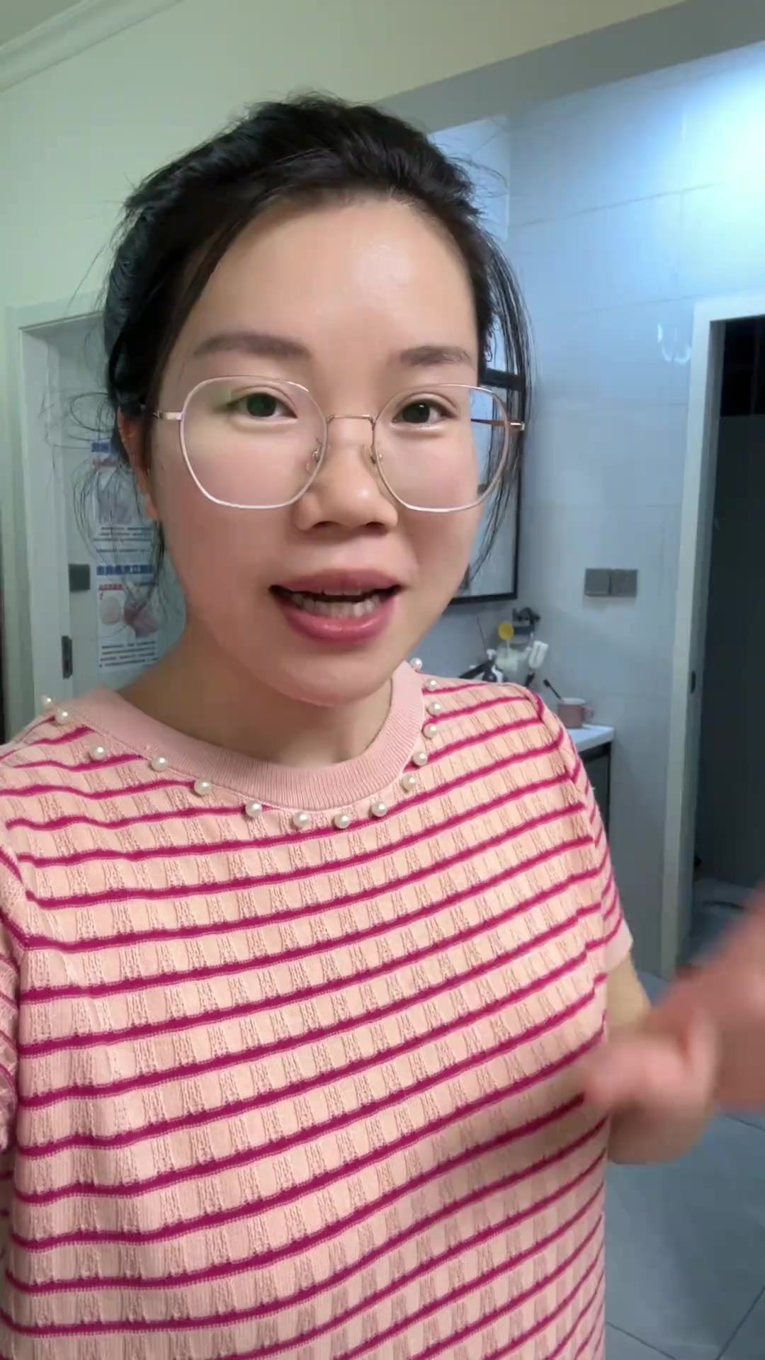 时光飞逝,转眼间宝宝迎来了百天生日!没想到的是,这一天竟然也是我和老公结婚三周年的日子!实