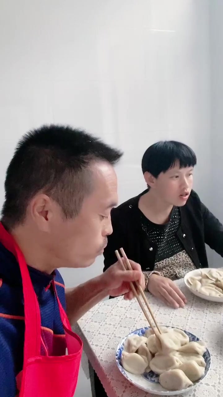 女儿想吃白菜肉馅儿饺子