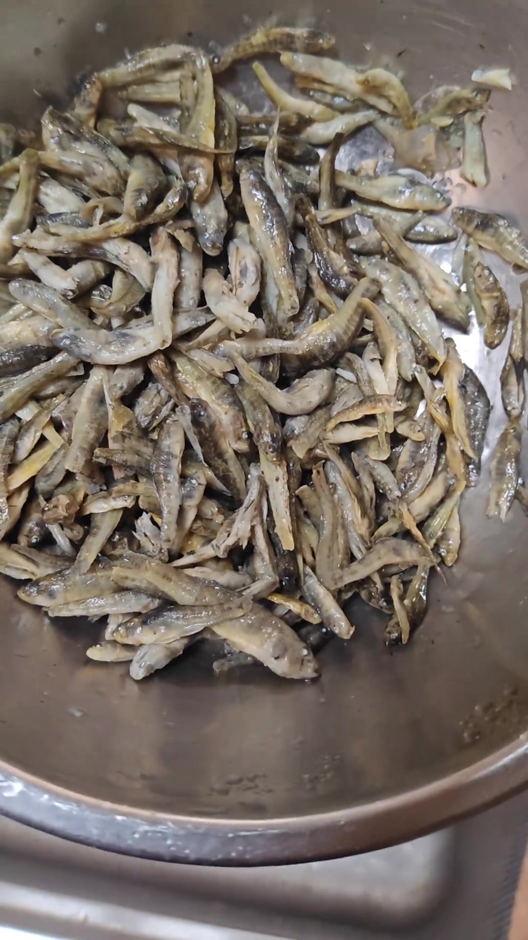 用我们济宁微山湖的小黄鱼做一道家常菜