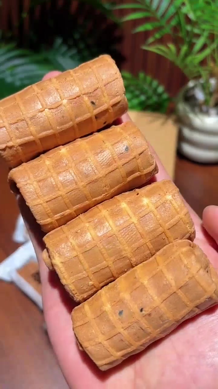 老济南的纯手工花生蛋卷,一口回到怕小时候的童年味道!一定要拍花生口味的!