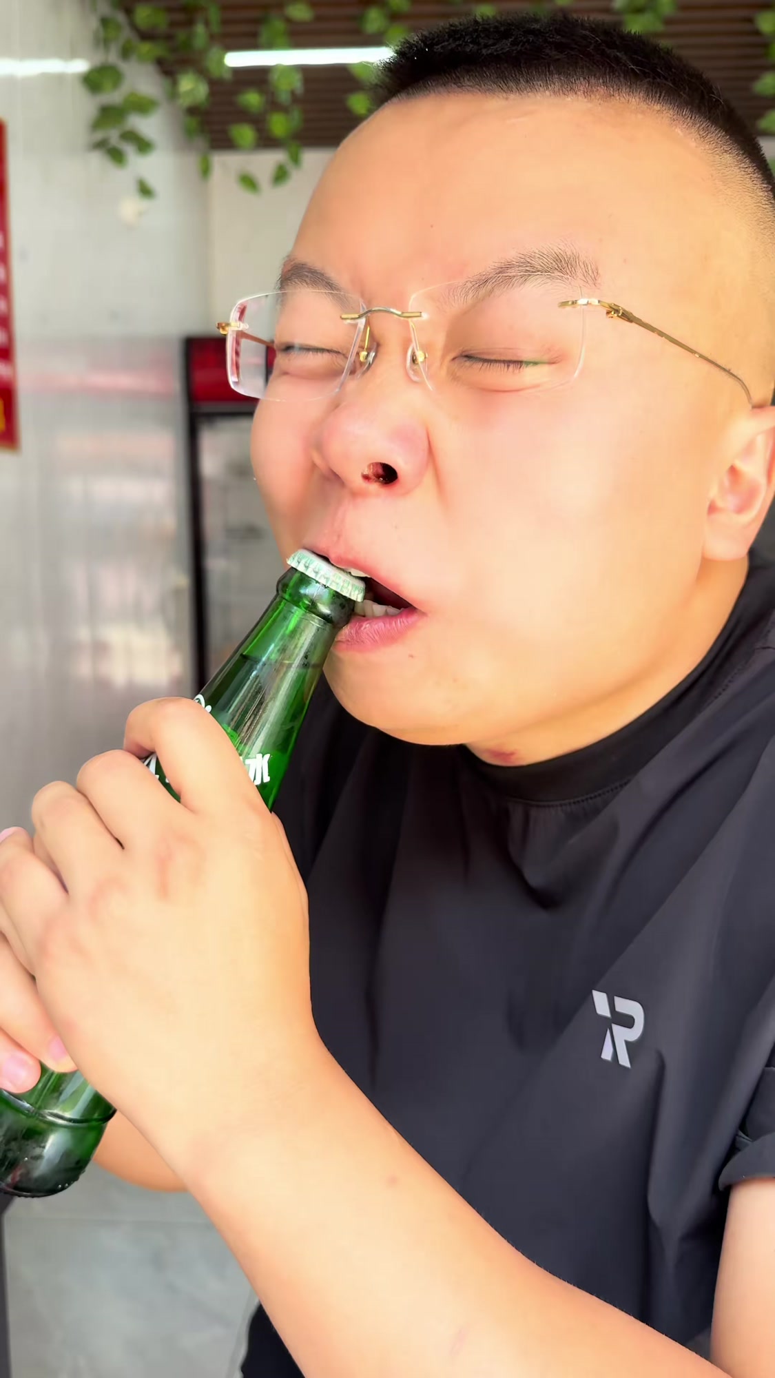 在清源我肯去的爱上沾串在双湖水街开新店蓝！就在永峰过把瘾麻辣烫的对面面！每天现穿现卤蘸料！