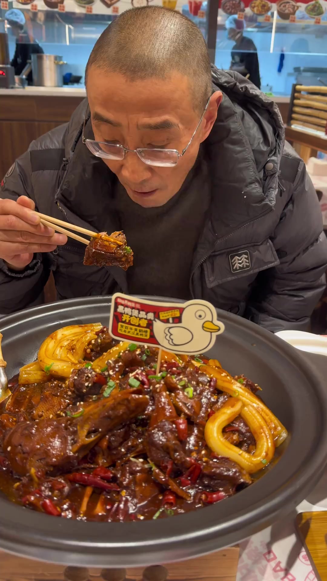 回味黑鸭煲,苏州美食的独特魅力