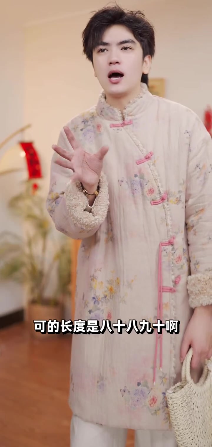 温柔显白的粉色连衣裙,不同身高怎么选码?显瘦穿搭技巧都在这!
