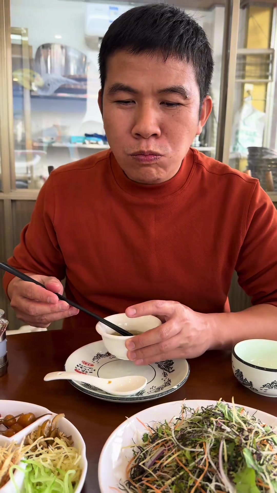 嗦粉般顺滑,地道野生土鲮鱼,风味十足!