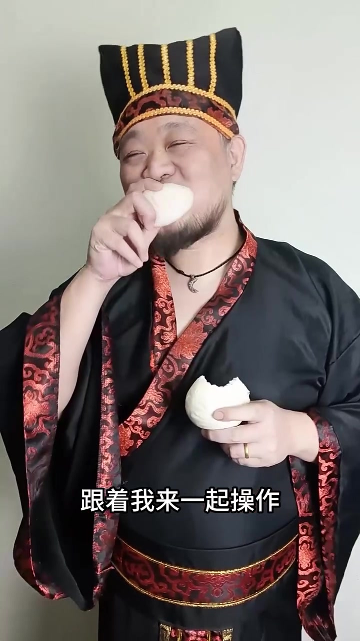 各位老板，便利店包子扒出来了~