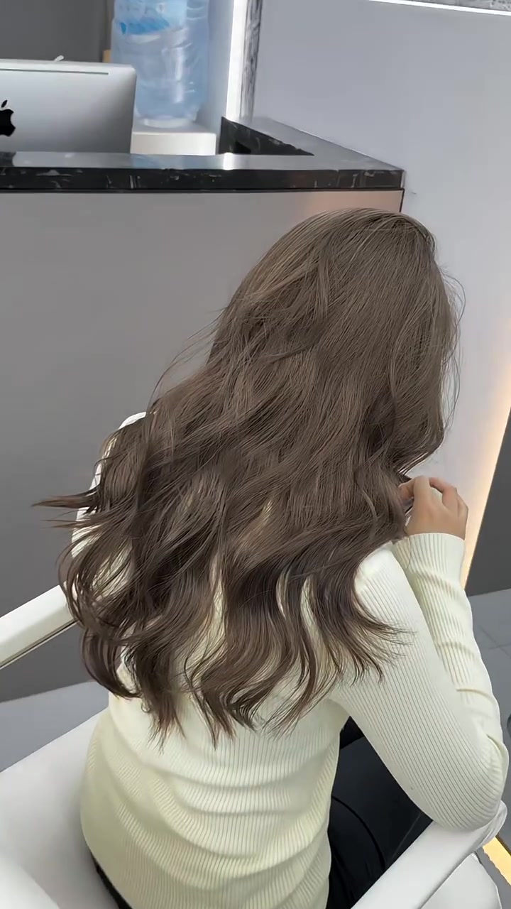 亚麻奶茶色，敬自己一杯