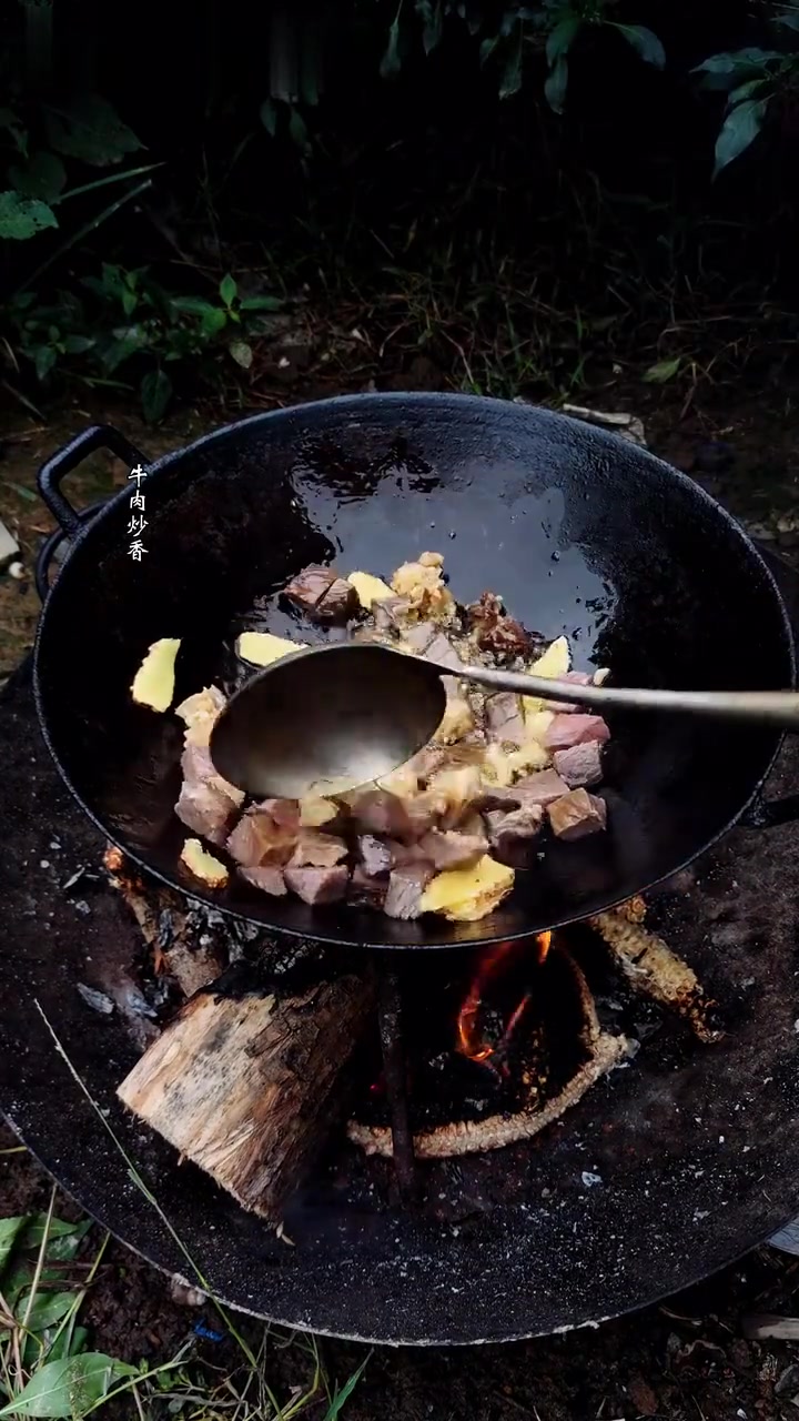 老坛酸菜牛肉，这酸爽才正宗