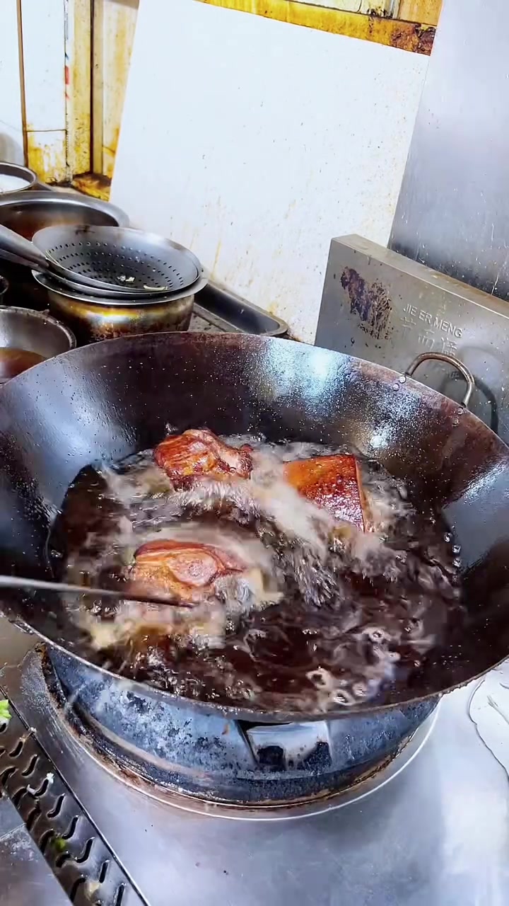 快过年了家家户户都要做红烧肉今天教程来了!
