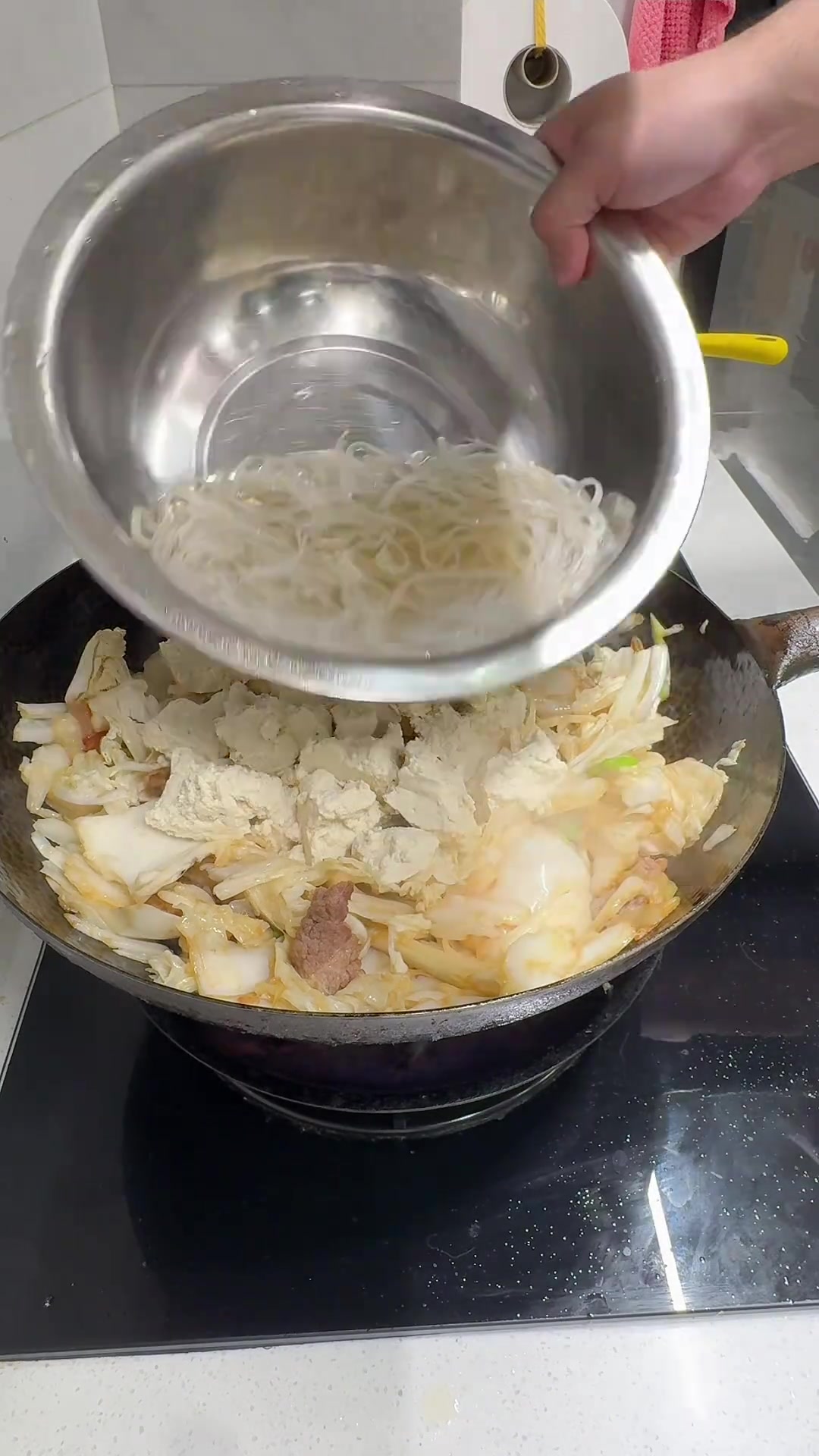 青岛胶南庄户晚饭《白菜墨鱼炖豆腐》