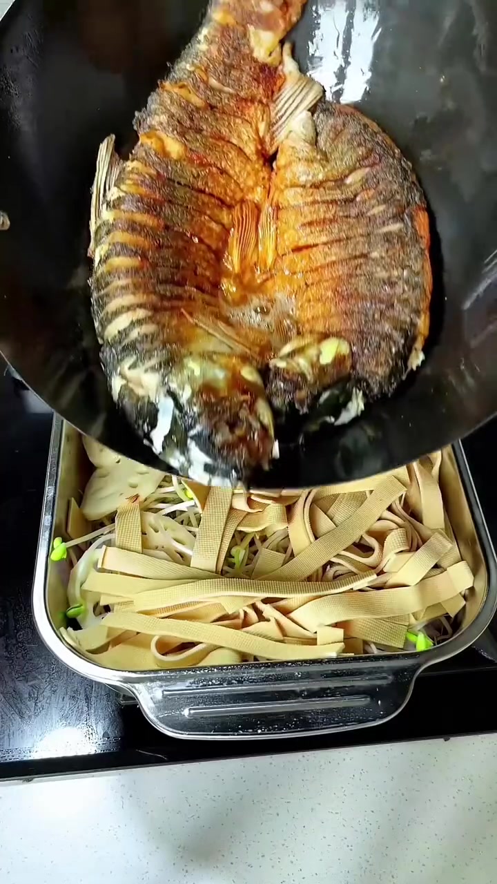 烤鱼在家不用油炸也能做出饭店一样的味道 烤鱼 烤鱼酱