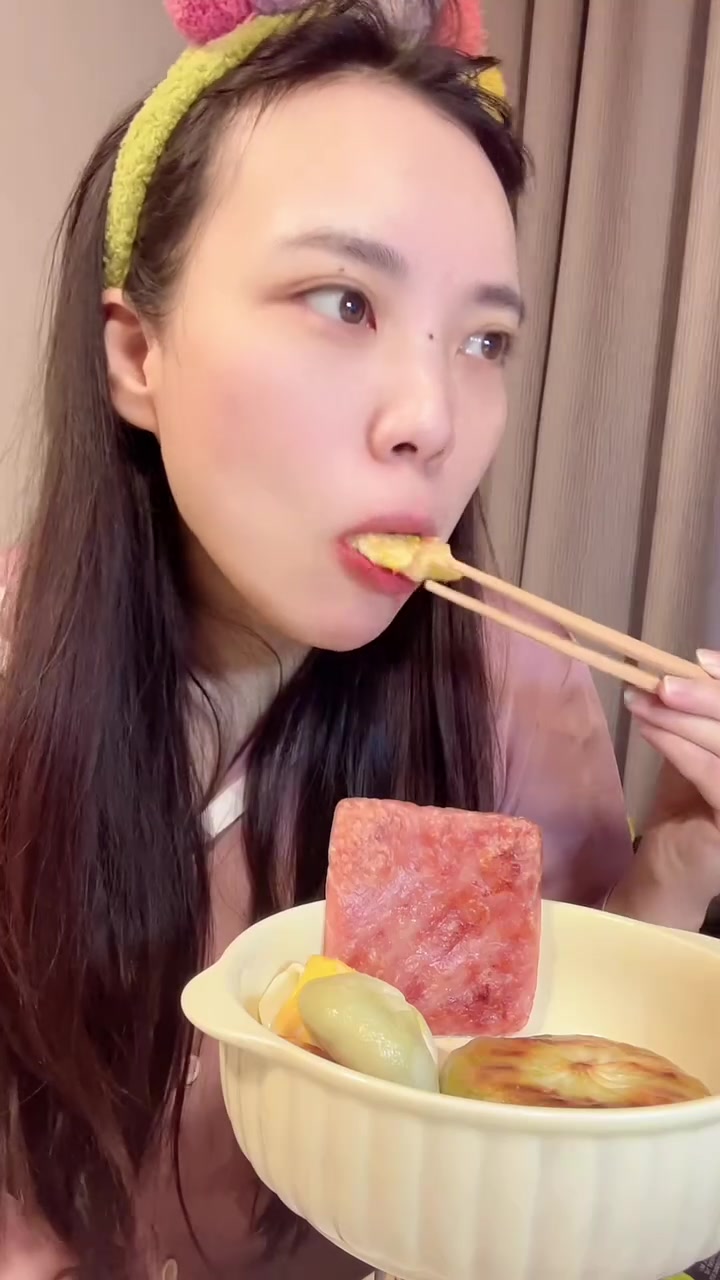 看看这碗有几样东西