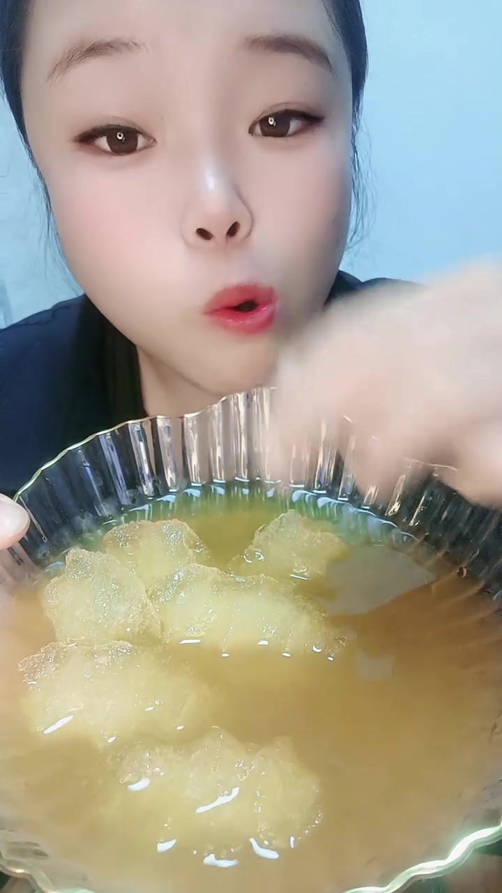 雪花酥的咀嚼音，纯冰颗粒碎碎大米饭冰，将就着听吧
