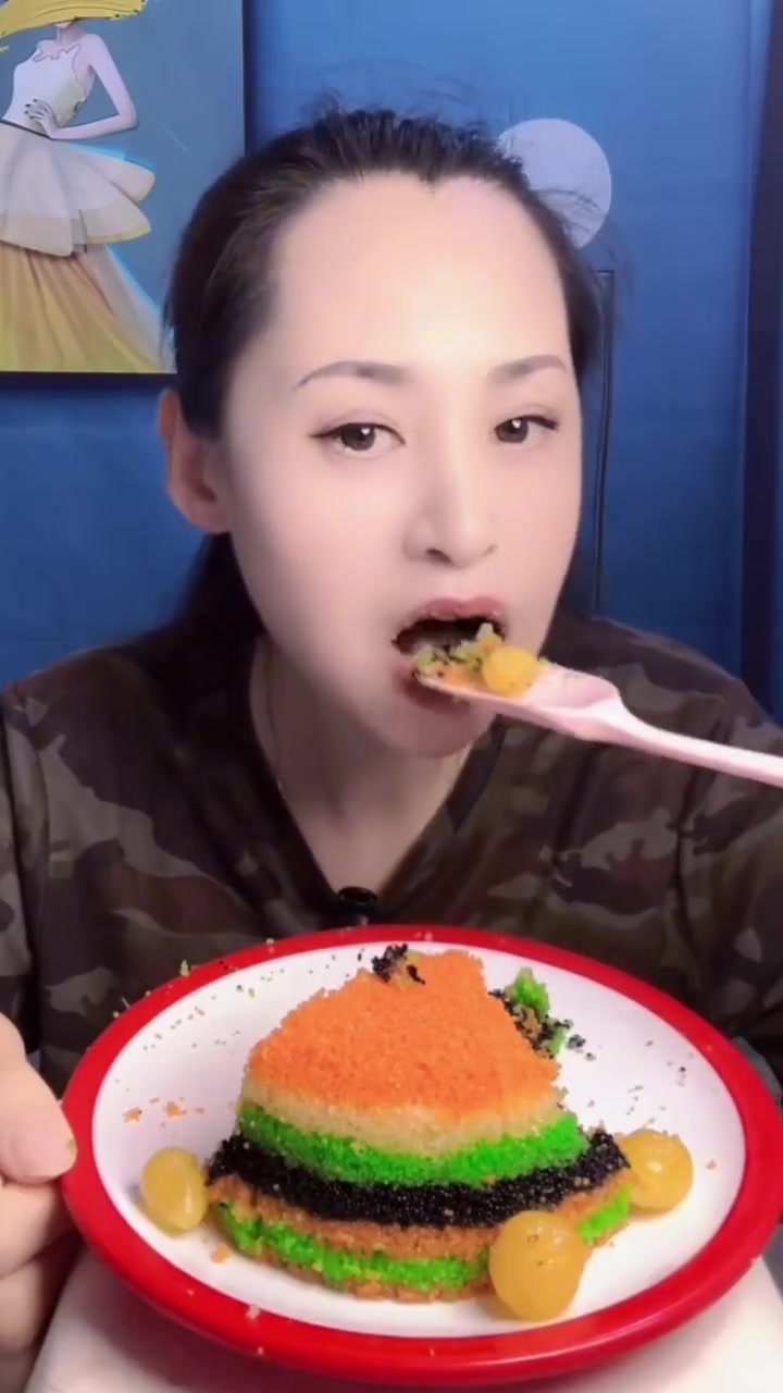鱼籽蛋糕制作成功，美味又独特！