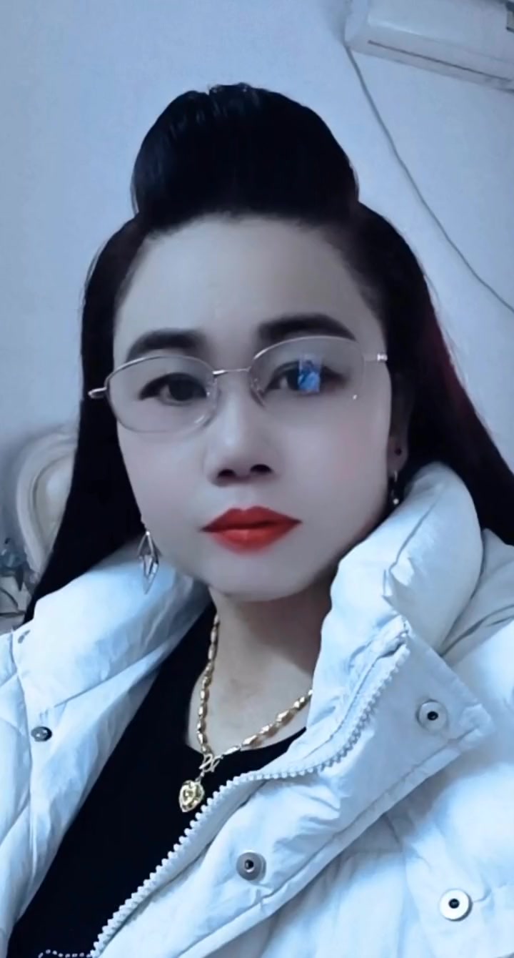 意外之外的温暖，出其不意的温暖和感动，谢谢女儿送给妈妈的生日蛋糕！最好的幸福莫过于我陪你长