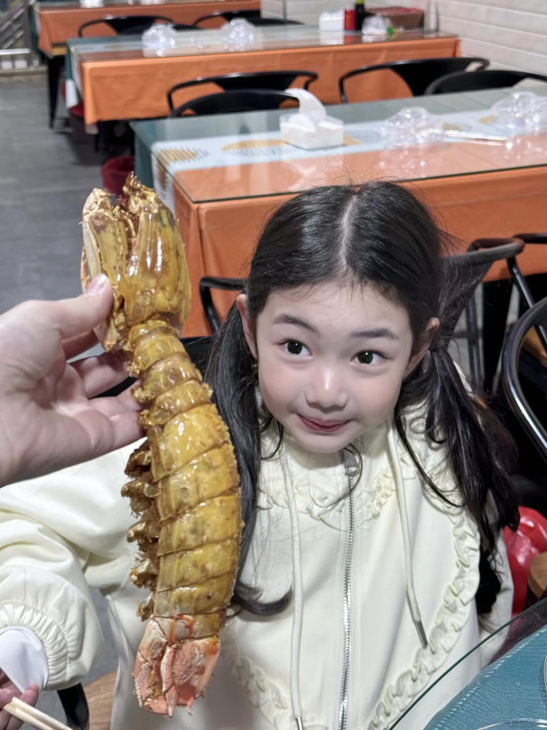 第一次见这么大的皮皮虾，吓出表情包！