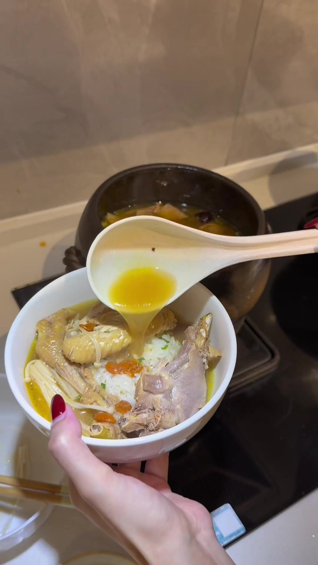 厨房日记：鲜浓鸡汤泡饭，连吃两碗