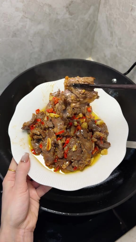 零失败爆炒肥牛,一口沦陷太香了#年夜饭菜单提前曝光了 #家常菜 #牛肉 #下饭菜 #抖音美