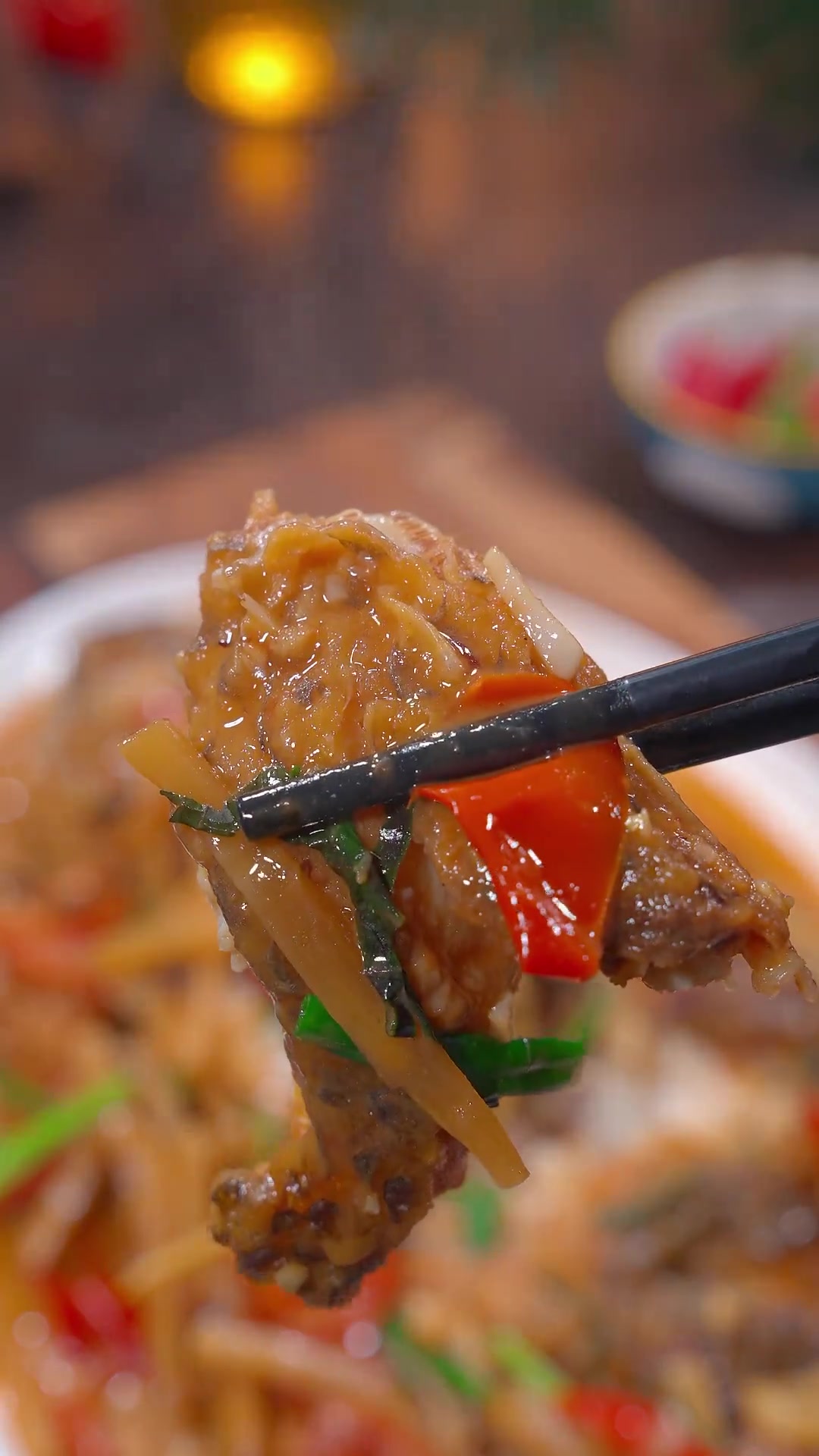 广西特色菜老友鱼，酸辣入味鱼香肉嫩