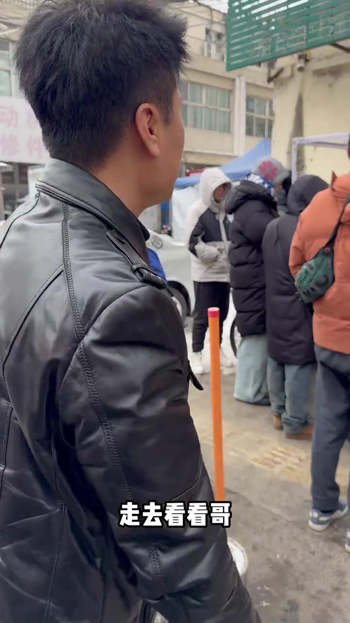 沈阳街头红烧肉双拼盖饭,12元一份,太值了!