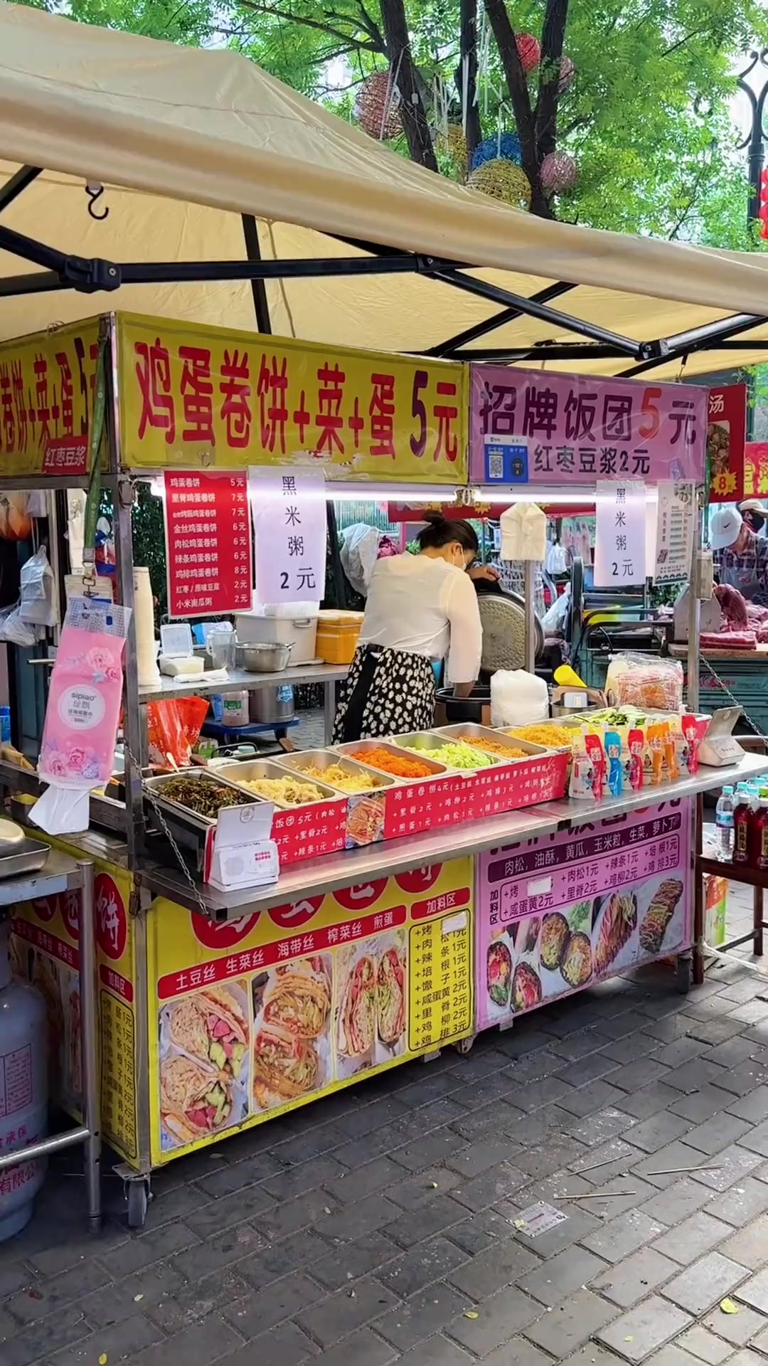 摆摊日记：小小饭团摊，做出大惊喜