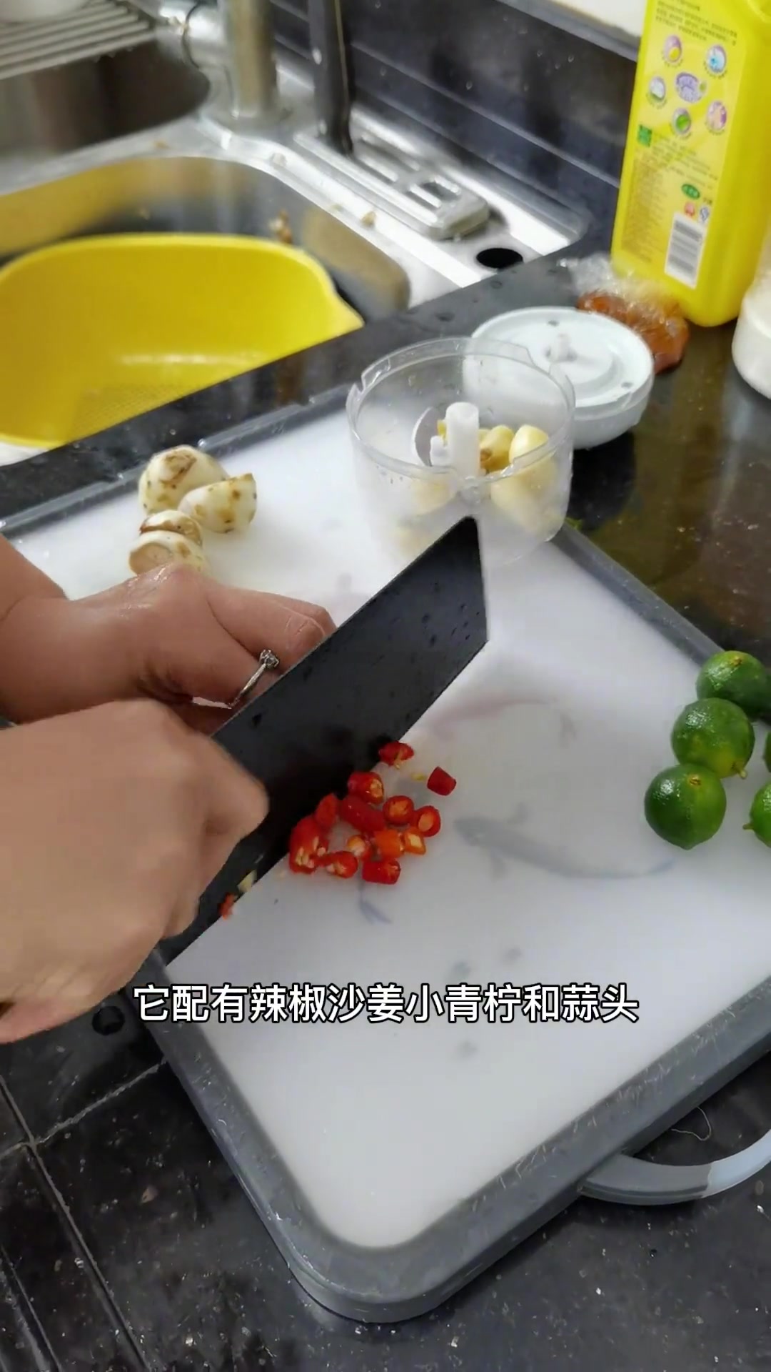 爱吃椰子鸡？试试海南文昌椰子鸡