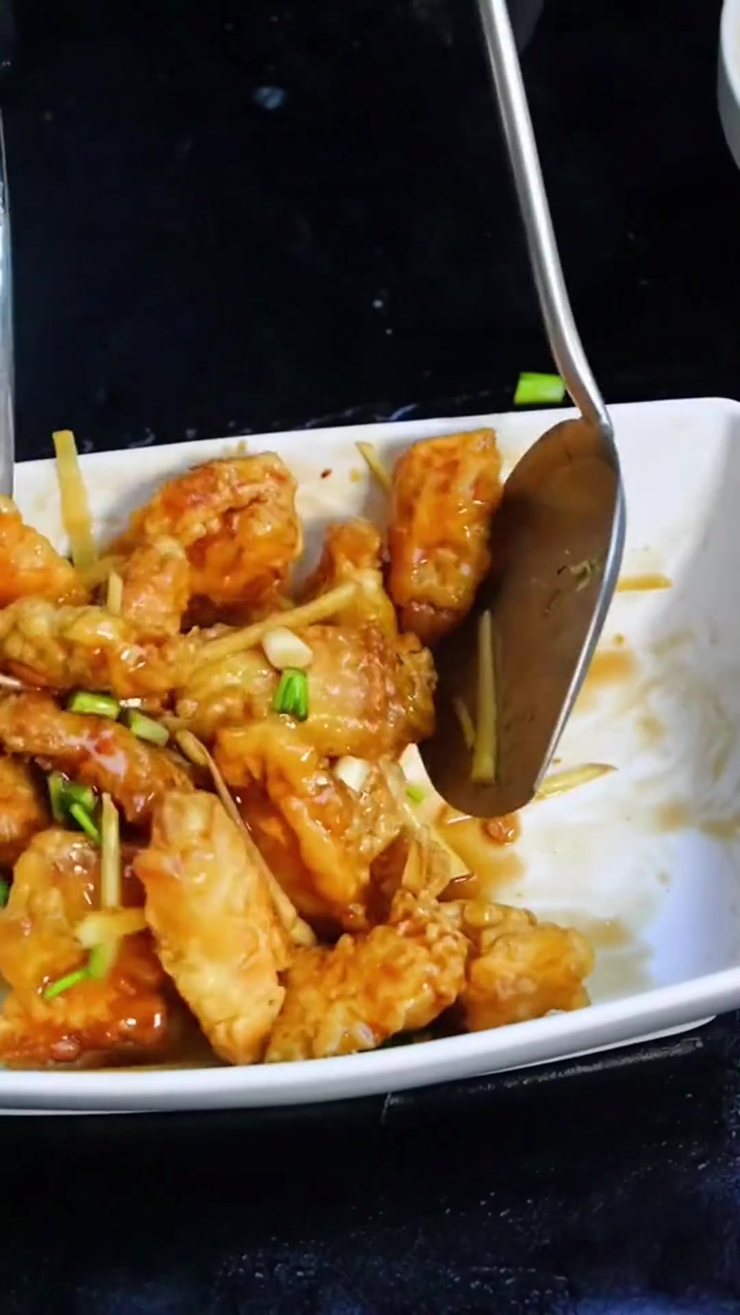 泰式炸猪肉盖饭，泰裤辣