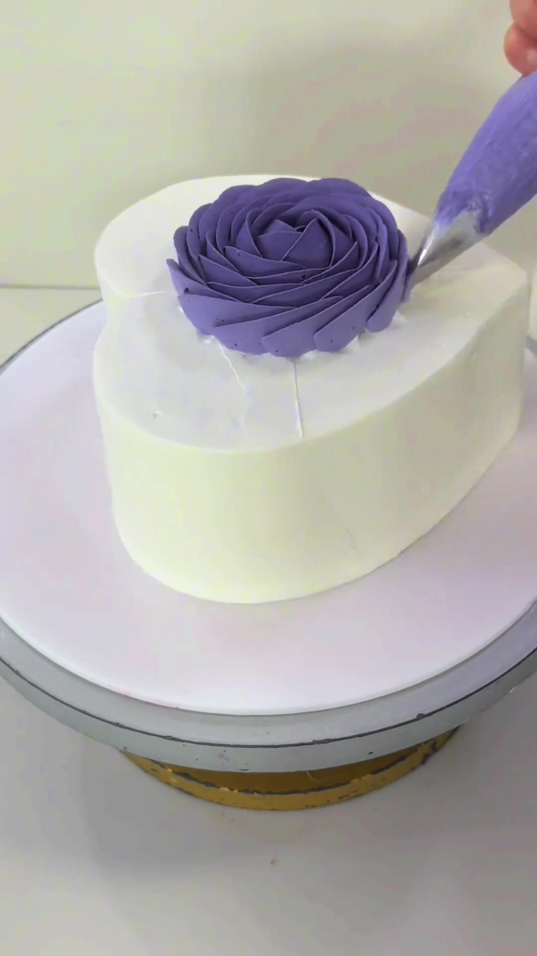 心形裱花生日蛋糕制作教程