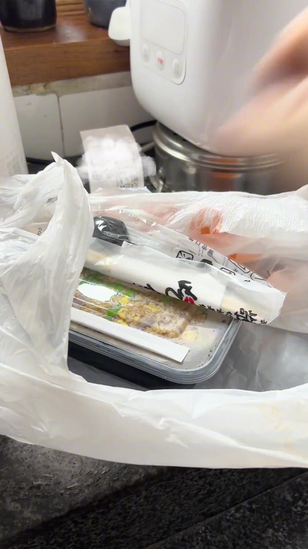 孩子评饿了么外卖：这次好评，下次别点这家了！