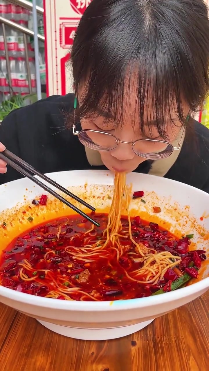 辣子鸡拌面，重庆小面美食推荐