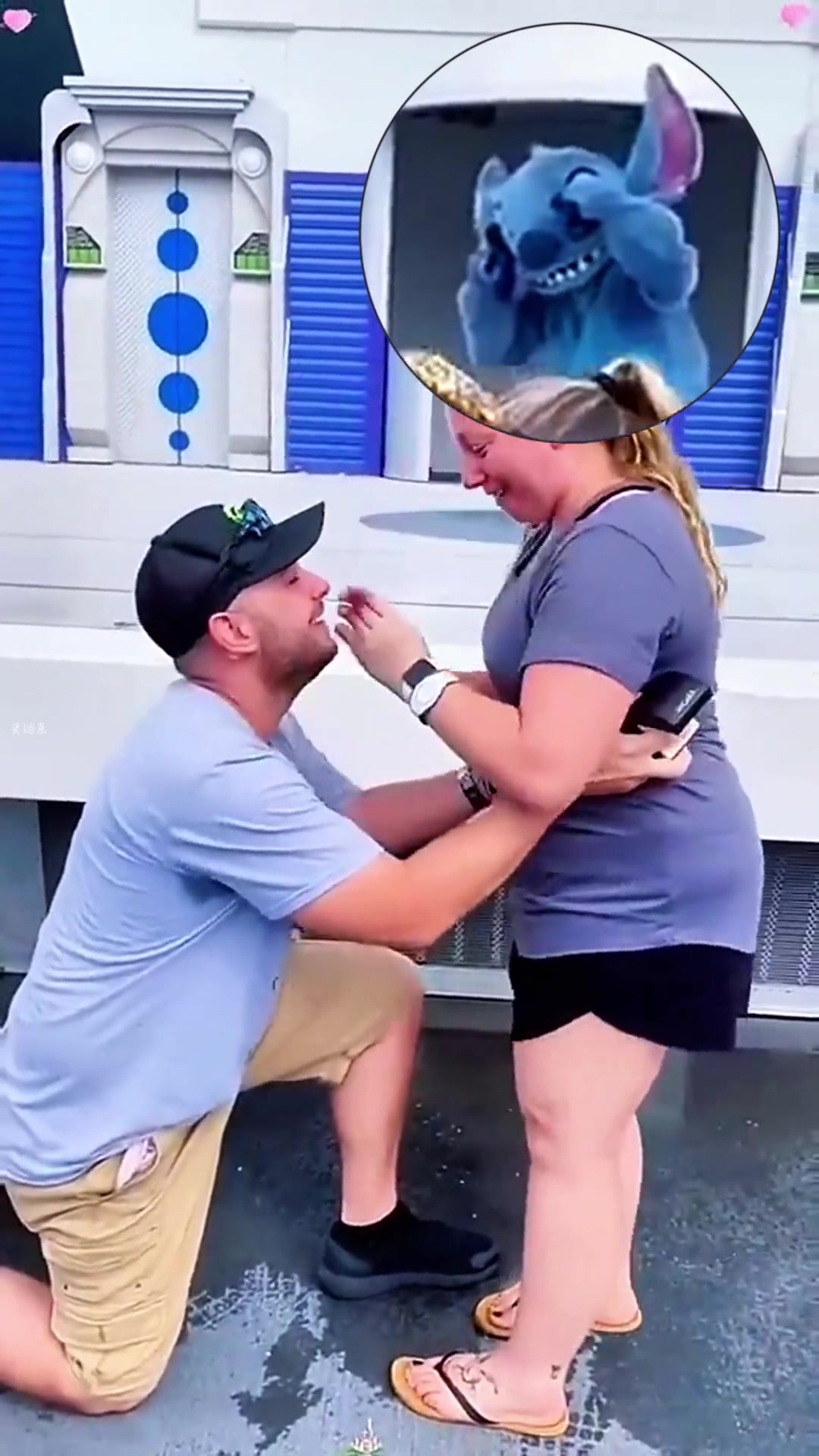 史迪仔调皮掀裙，琳娜贝儿舞动反击！