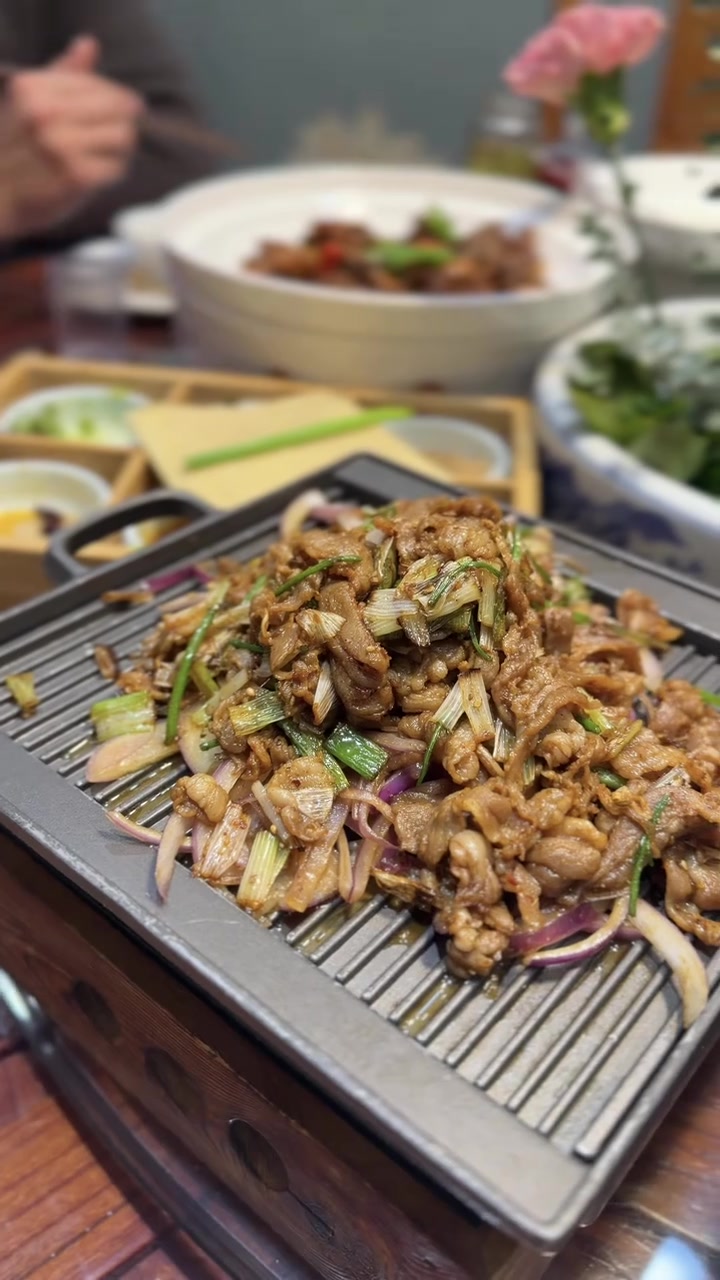 鲁菜传承，济南美食攻略，烹饪技法与代表菜