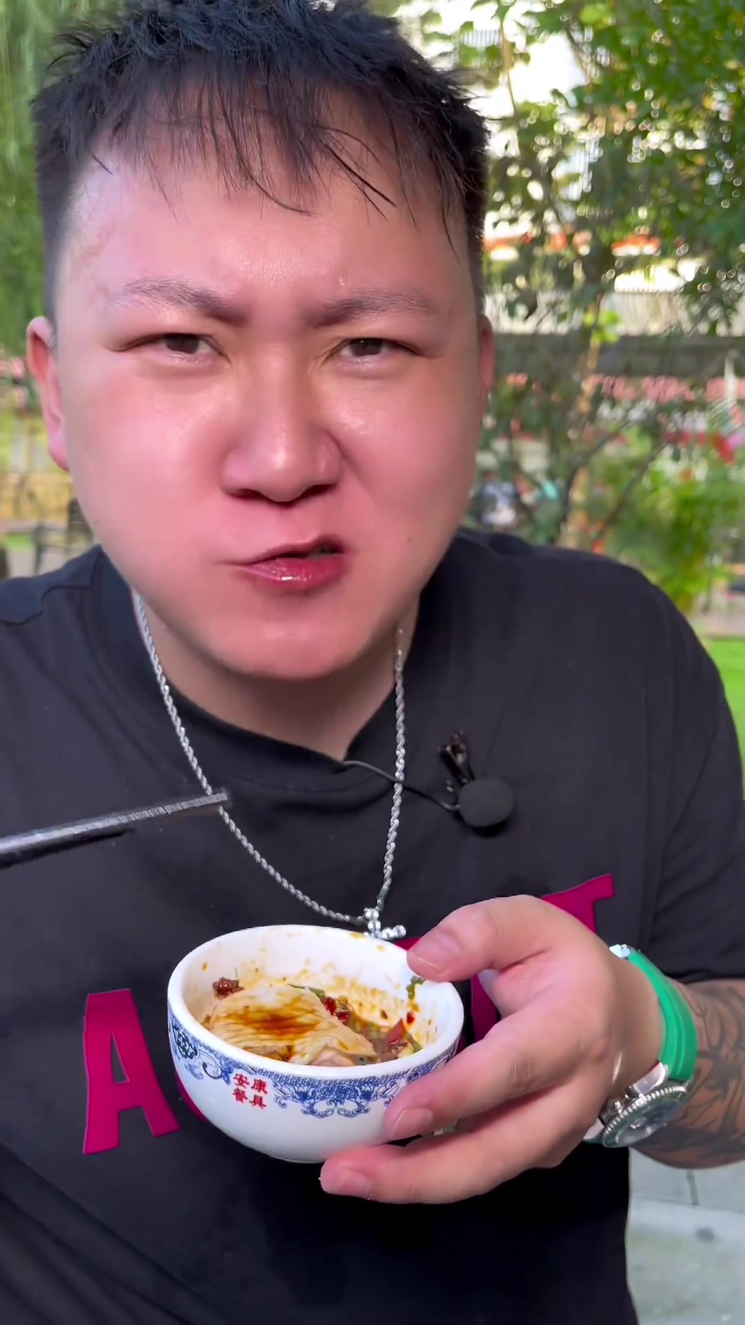 吃蚕豆长大的脆鱼做的全鱼宴，它的口感一点都不一般，一条鱼每个部位都可以利用起来
