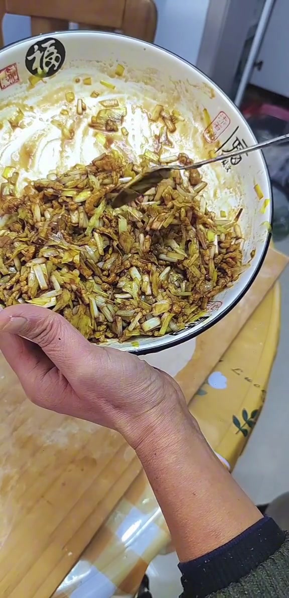 家常菜-韭黄肉丝春卷 扬州