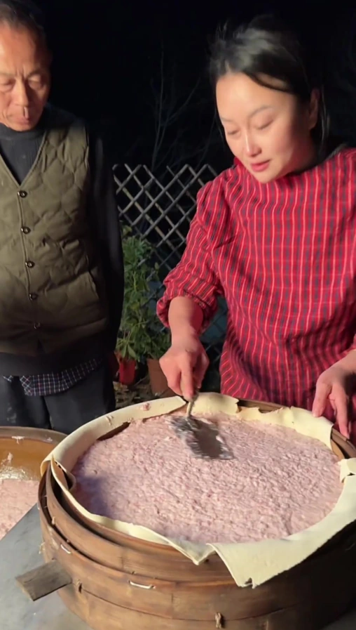 湖北的老乡回来吃热肉糕啊