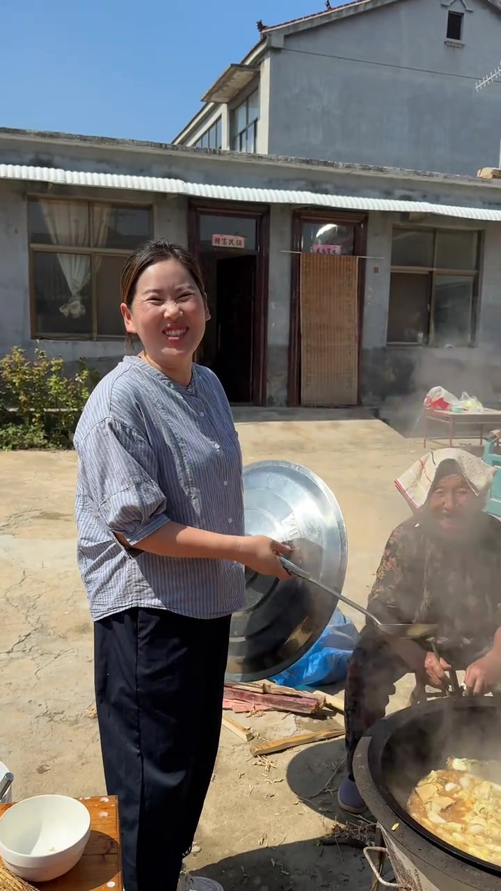 逛的过年菜，炸的酥肉，好吃又美味