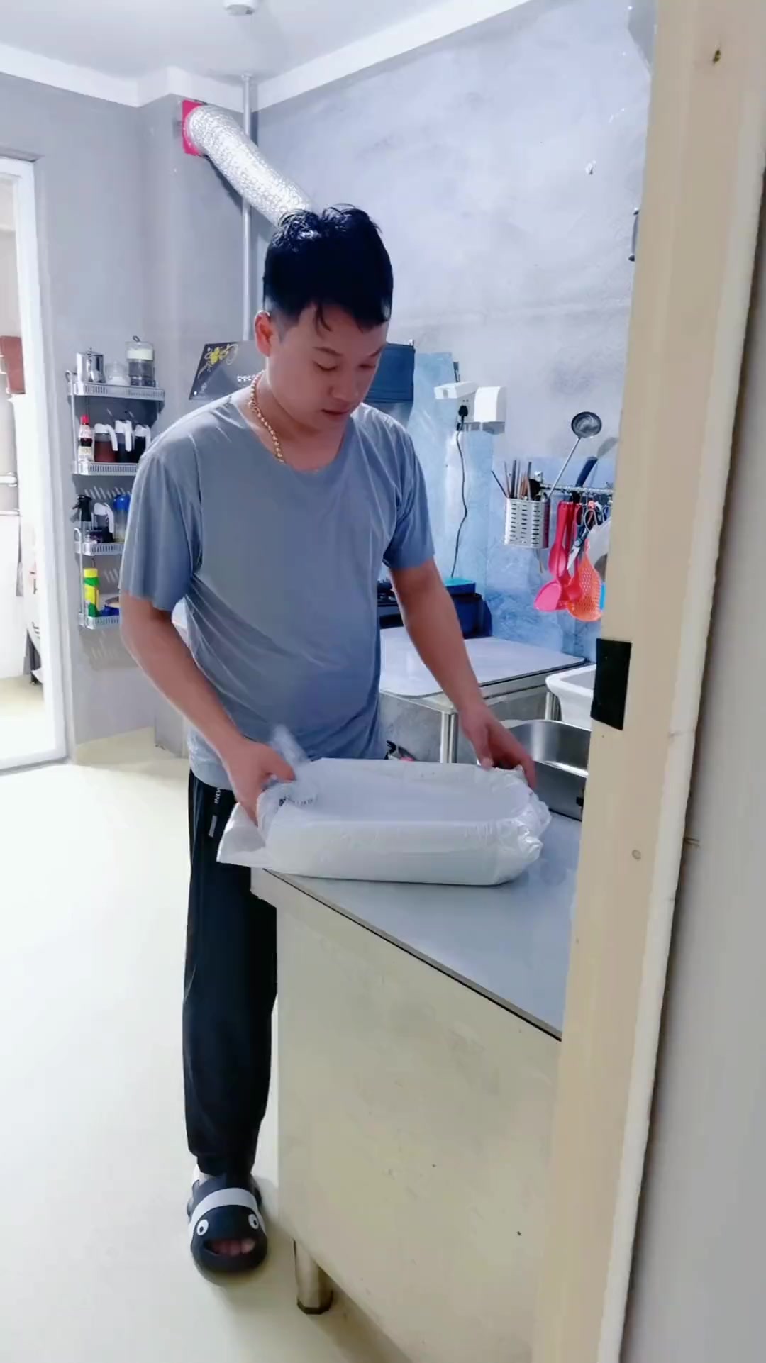 上次用烤盘装龙虾超合适，大哥让我再买一个！