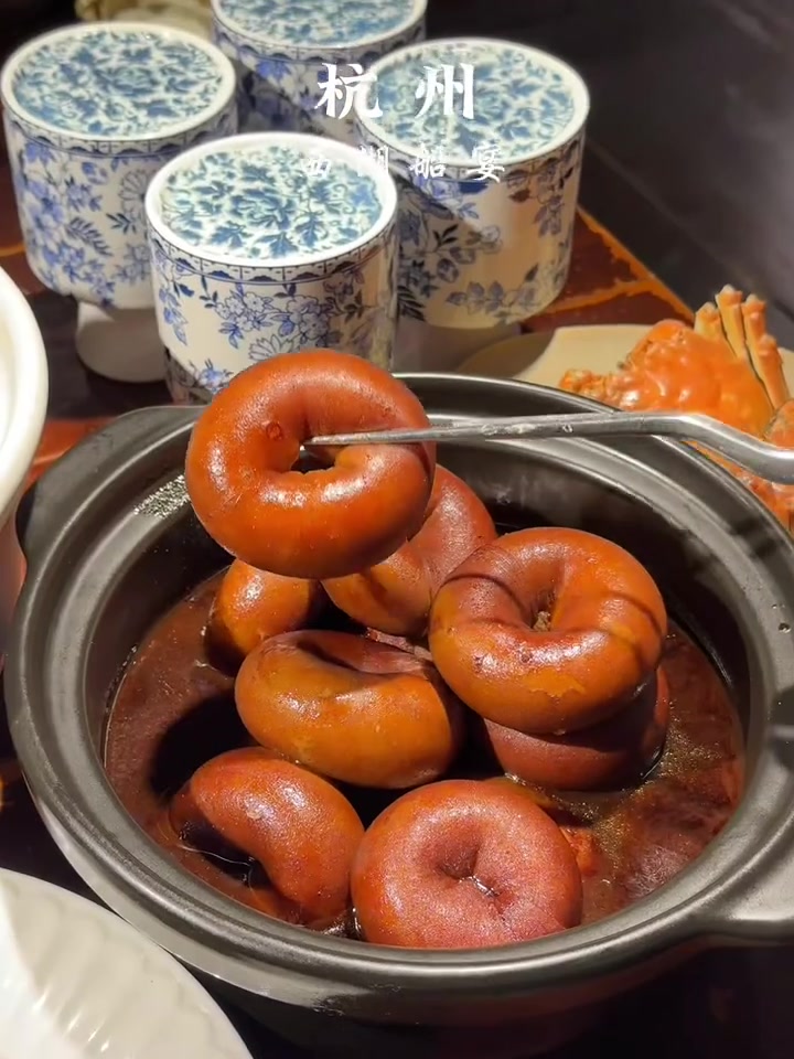 杭州旅游感受西湖边的江南船宴！好美好雅致