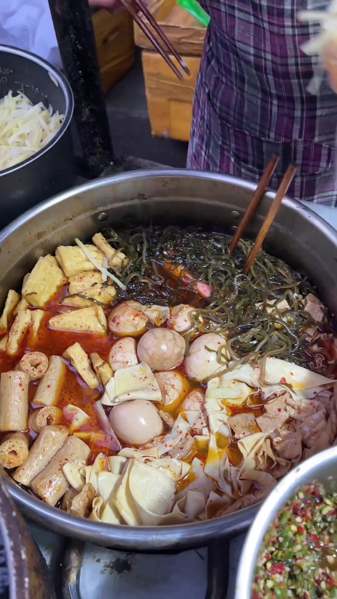 蔡家岗三路车站旁胡同里吃多年烧饼夹土豆丝
