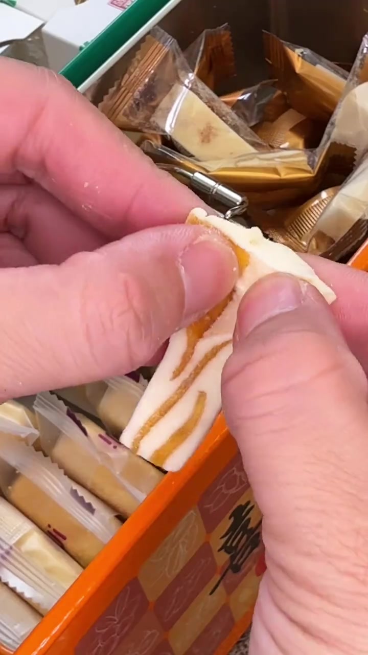 过年送礼,首选厦门张凤记糕点礼盒,喜庆大气,美味又体面!