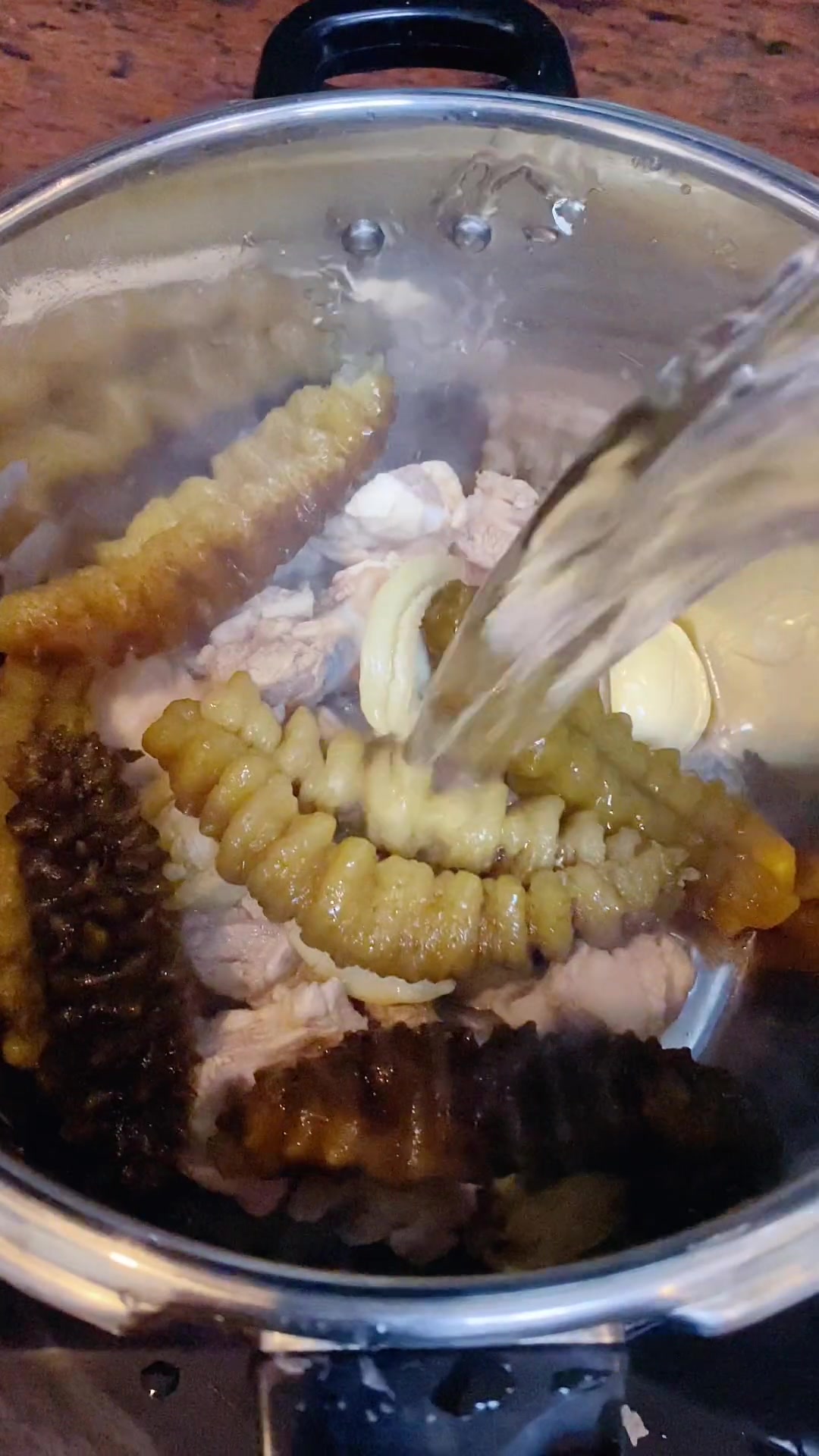 为你煲汤：鲍鱼海参排骨汤，年夜饭必备