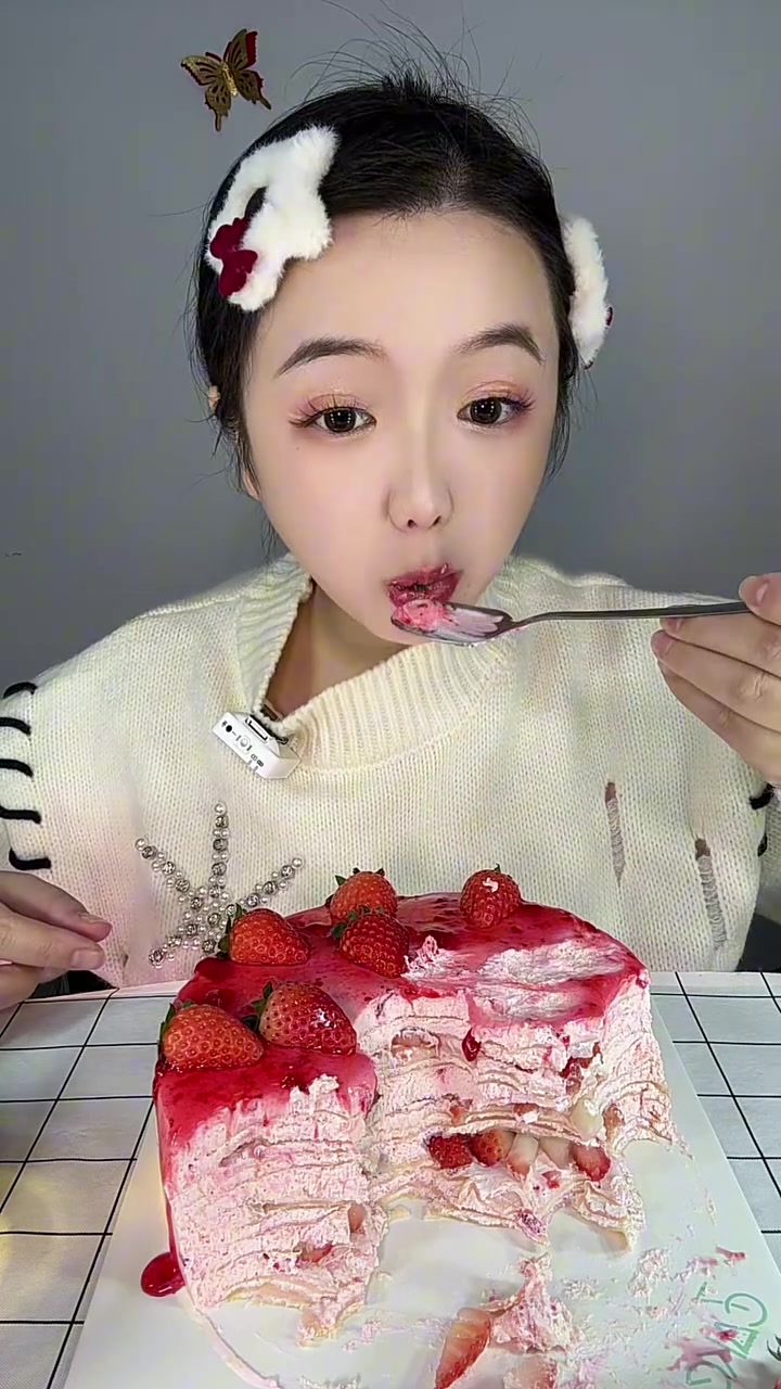 冬天的第一个草莓千层蛋糕