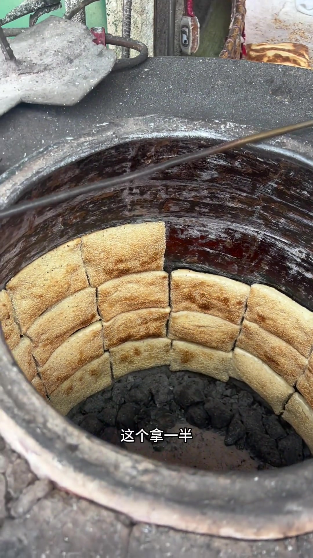安国不止吊炉烧饼，缸炉烧饼香酥可口！