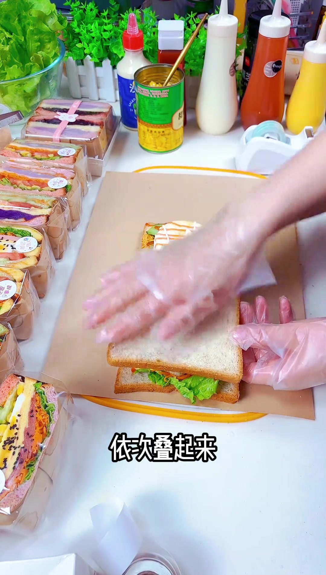 摆摊卖经典牛肉三明治